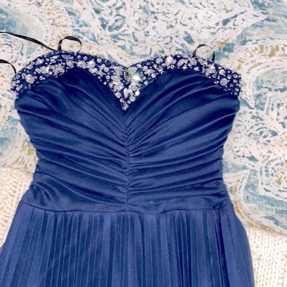 B. darlin formal maxi dress gown size 5/6 - Picture 7 of 9